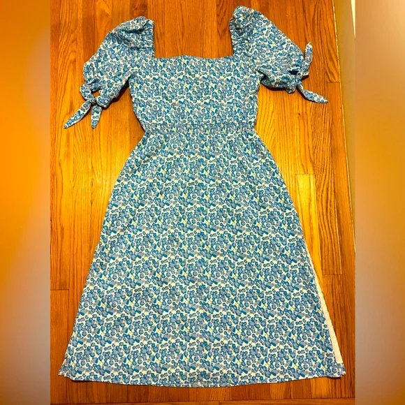 Puff-sleeve, square necked, perfect blue cottagecore dress - Picture 3 of 7